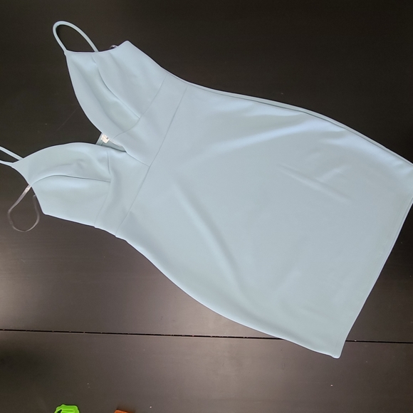 Jacaranda V cut bodycon dress - Picture 5 of 7